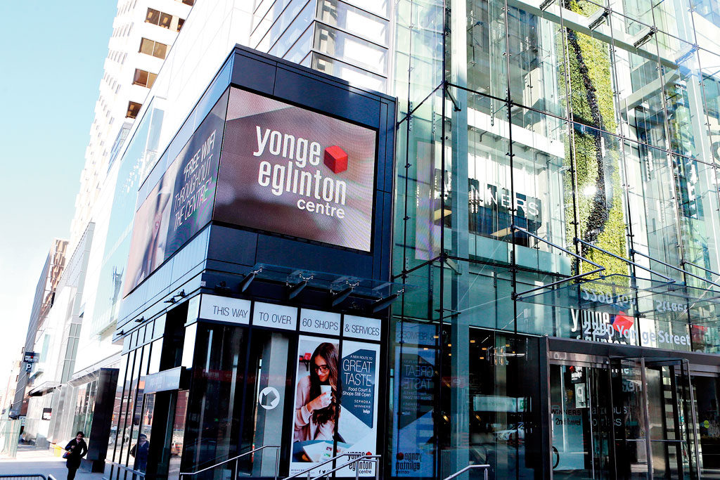 Yonge & Eglinton Centre 02